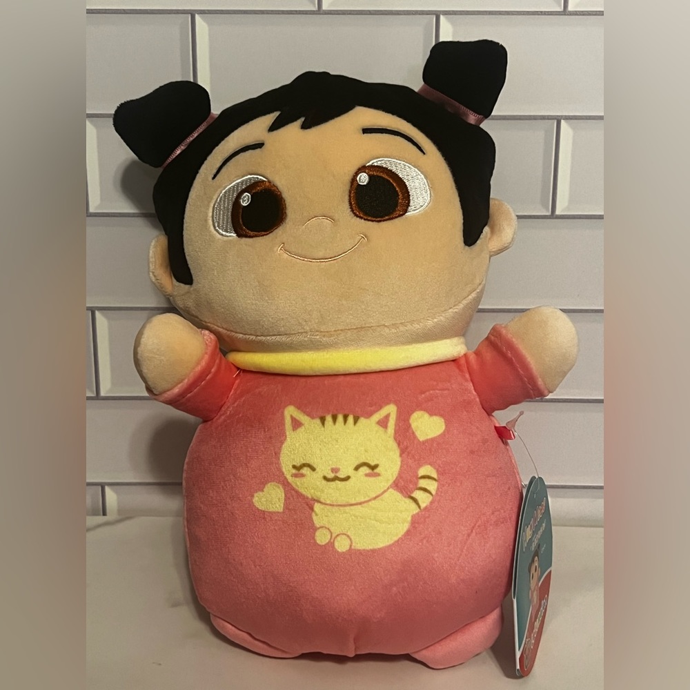 Cece from Cocomelon- Hug Mees - Picture 3 of 3